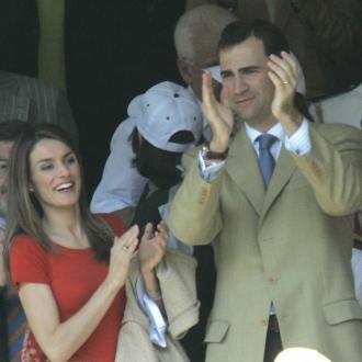 Prins Felipe og Dona Letizia til EM - jubler over Villas mål